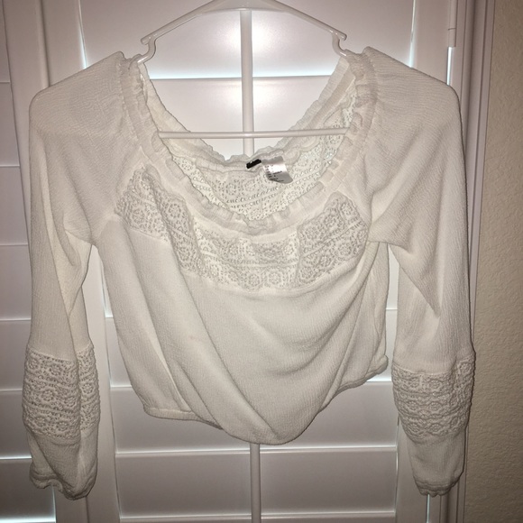 H&M off the shoulder top - Picture 2 of 3